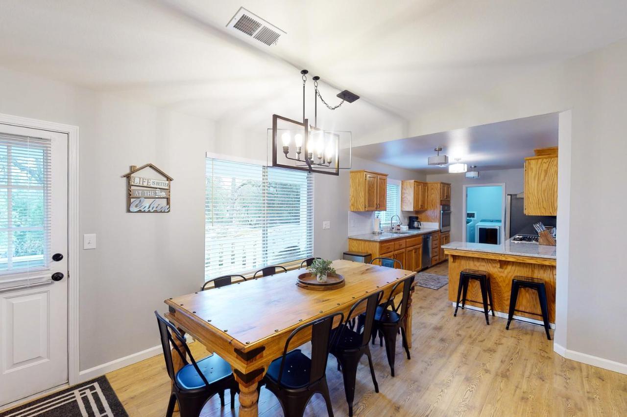 Pine Place Oakhurst Ngoại thất bức ảnh